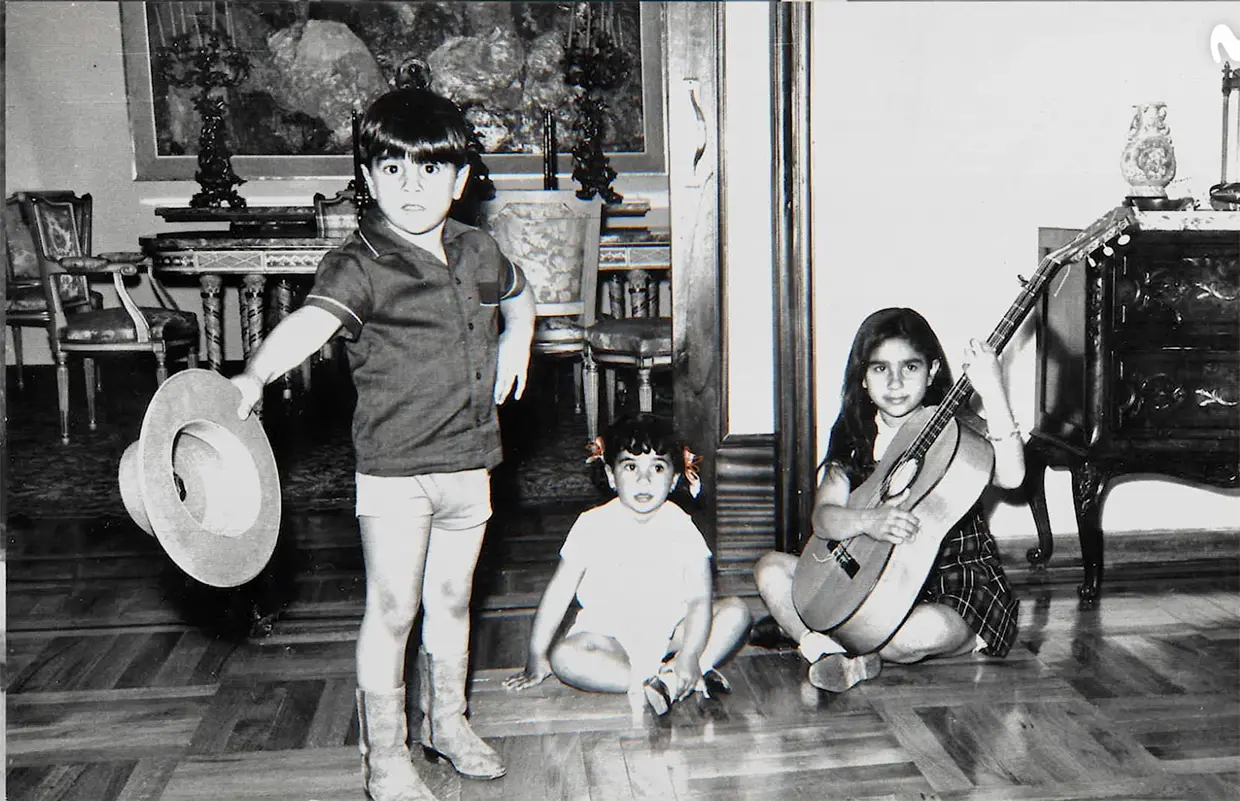 Antonio, Rosario y Lolita Flores en una foto de su infancia.