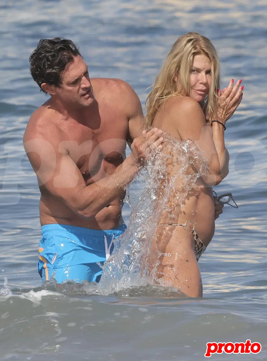 Makoke con su novio en la playa