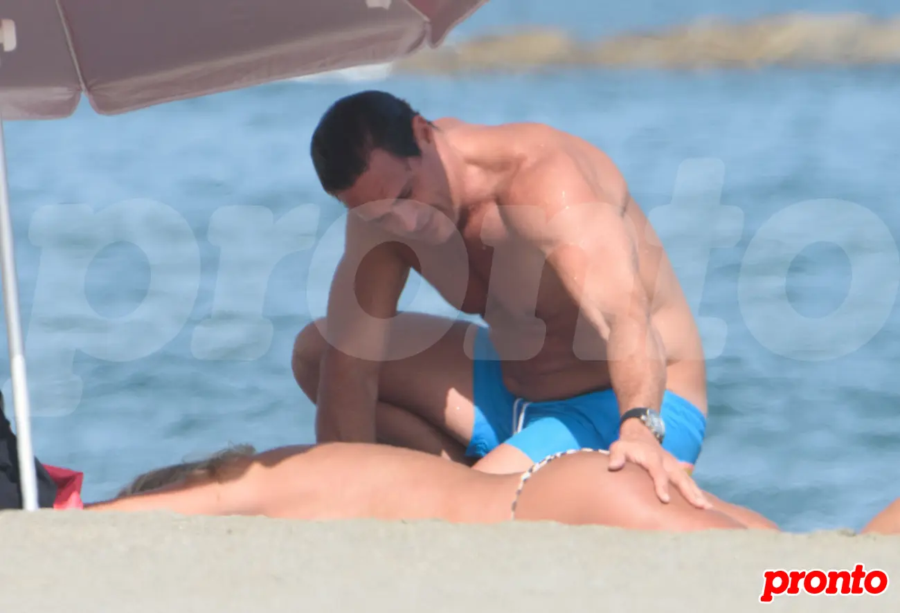 Makoke con su novio en la playa