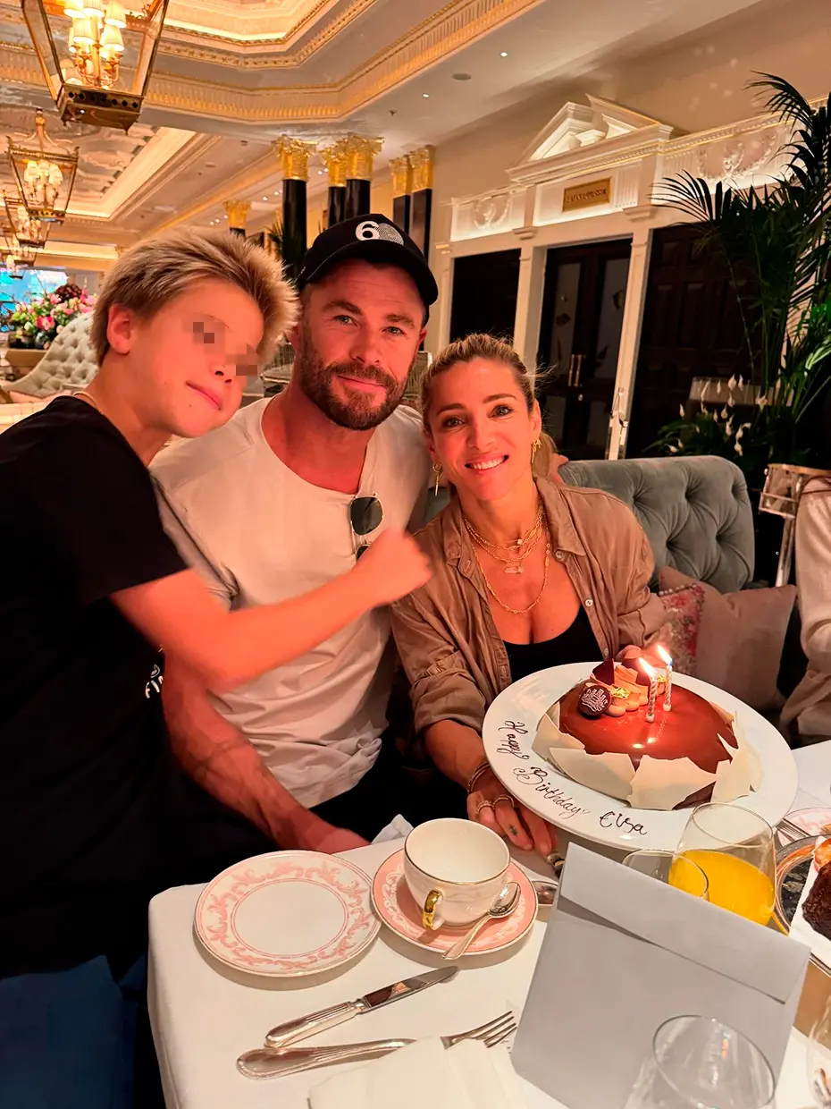 elsa pataky chris hemsworth perro