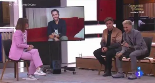 Roberto Leal y su perrita, Pepa.