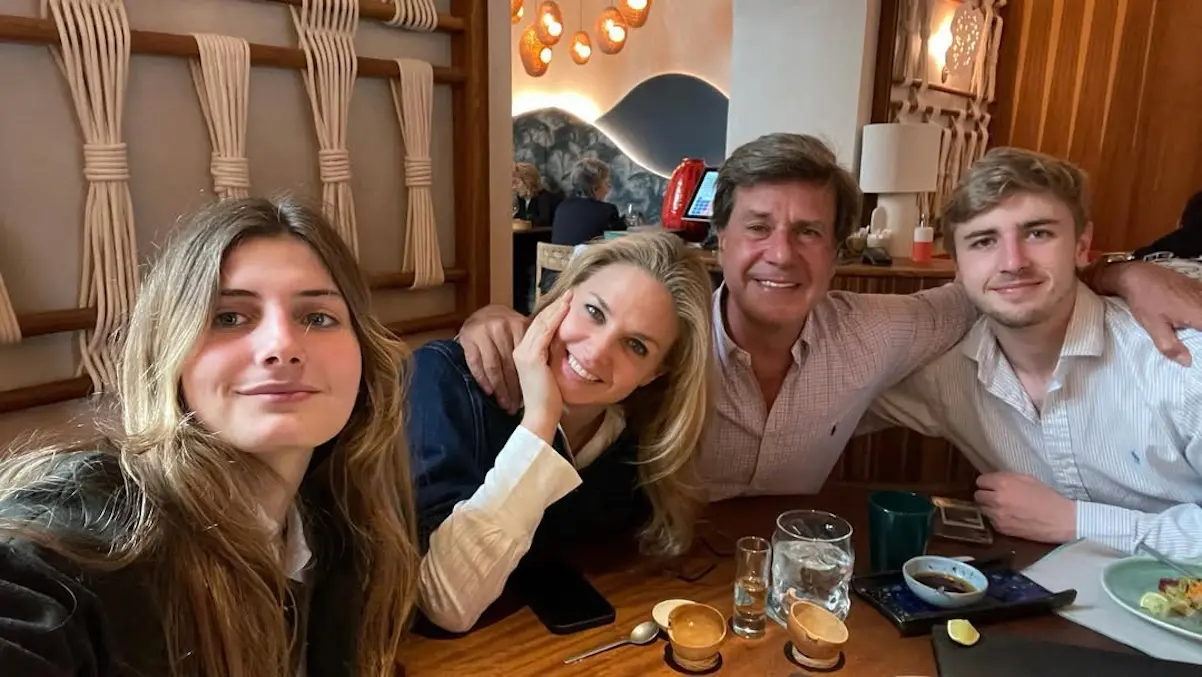 Cayetano Martínez de Irujo y familia