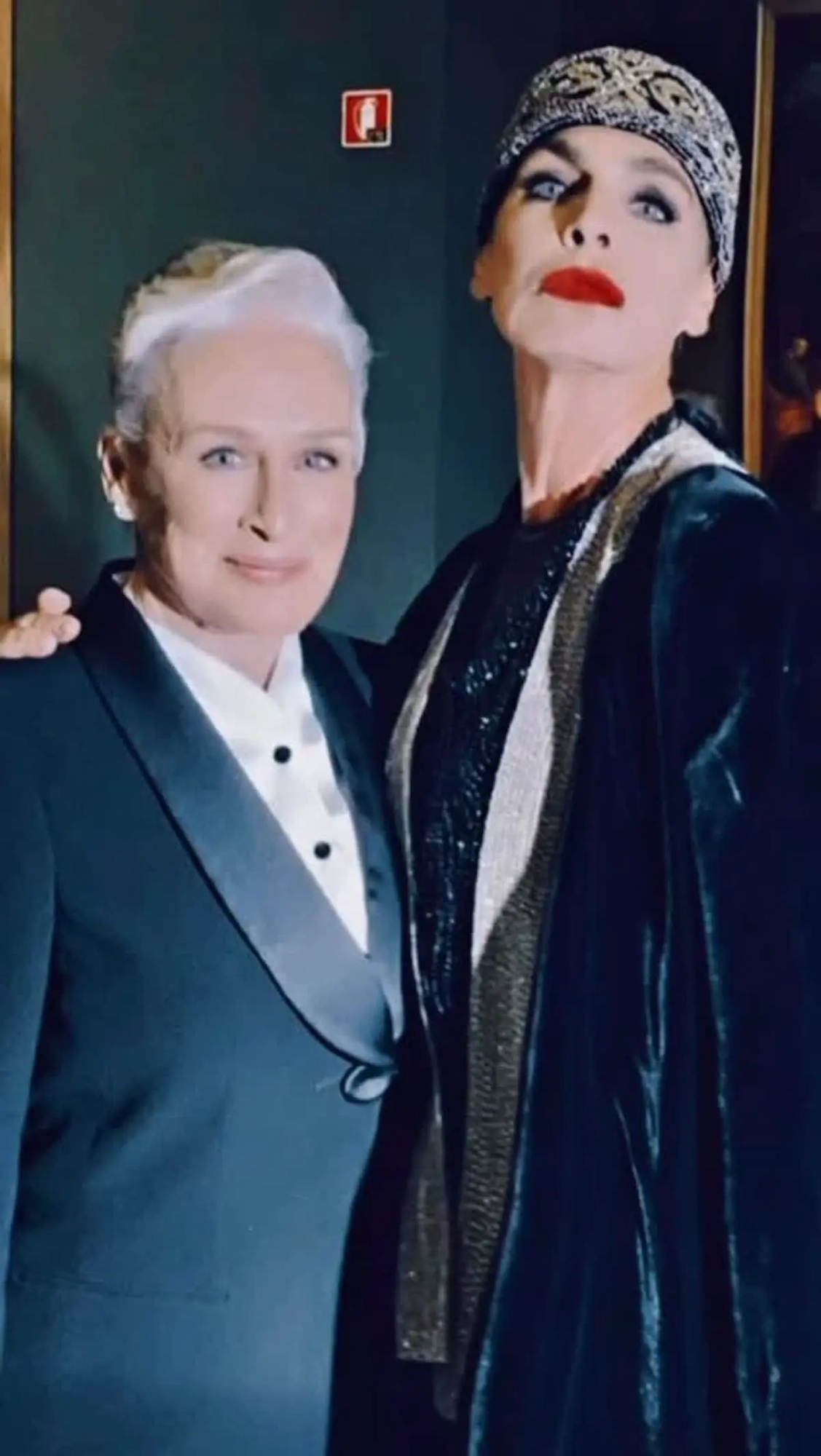 Antonia DellÀtte con Glenn Close en el homenaje a Armani