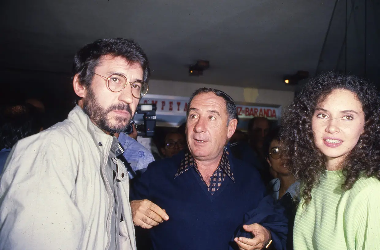 José Sacristán con la actriz Laura del Sol, que fue su pareja, y su amigo y actor Alfredo Landa.