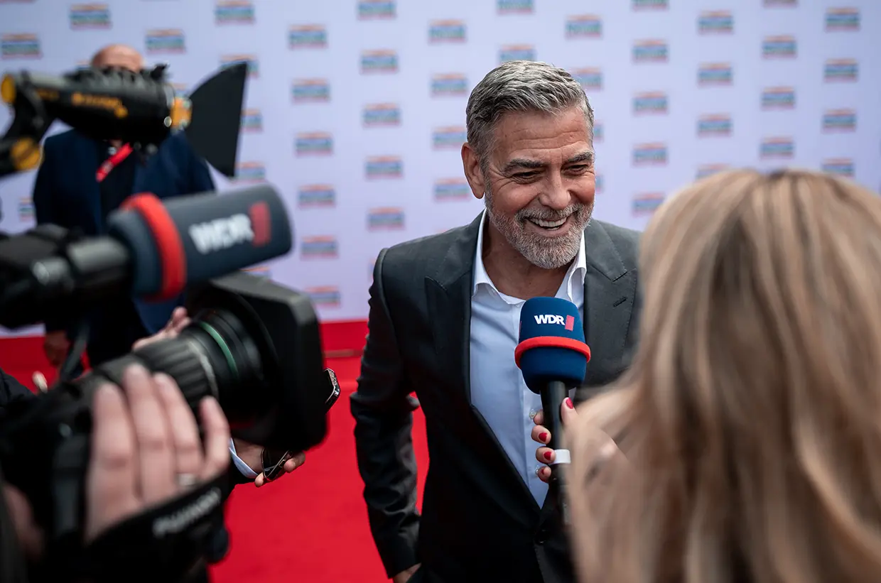 George Clooney entrevistado.