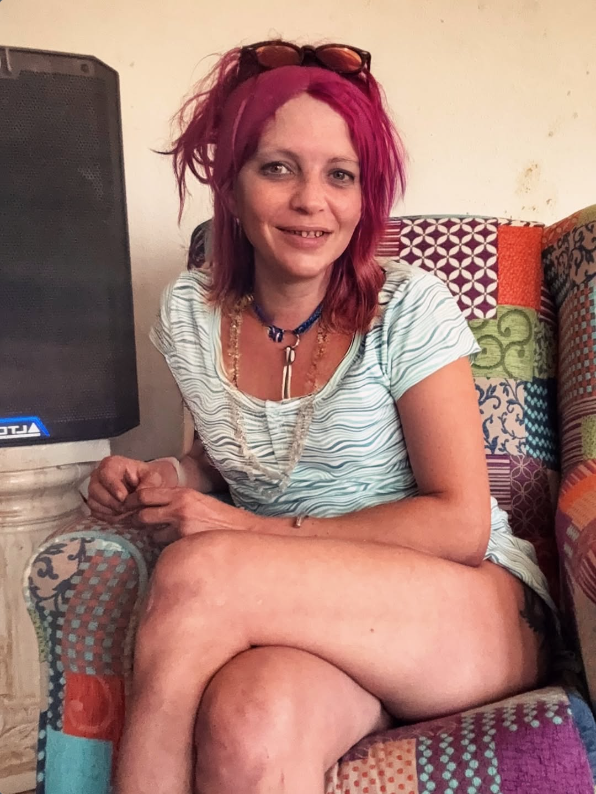 Sheila Devil vuelve a mostrar el terrible estado de la casa que heredó de Camilo Sesto