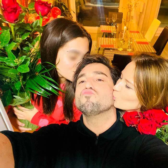 David Bustamante con Yana Olina y su hija Daniella.