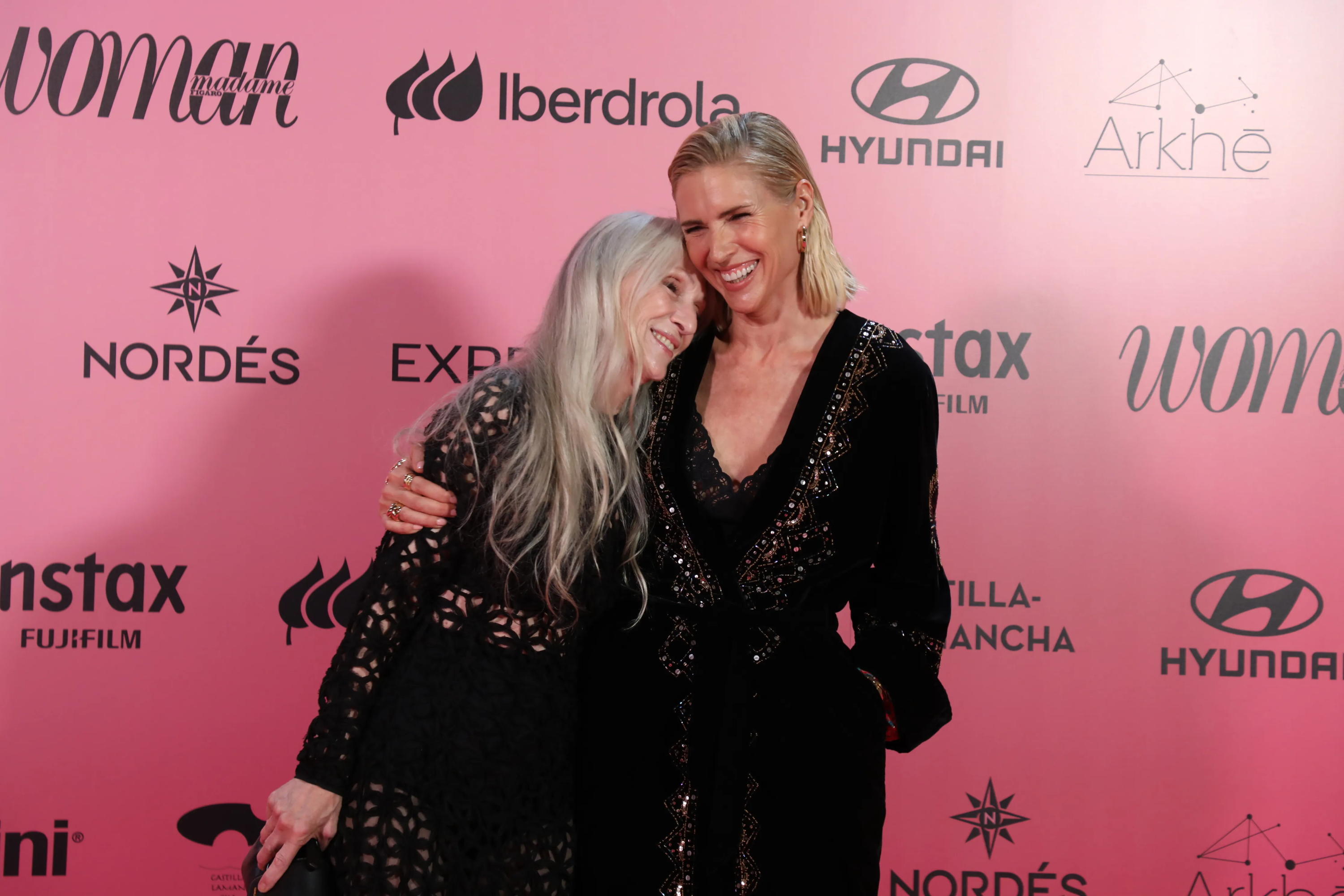 Pino Montesdeoca junto a Judit Mascó.