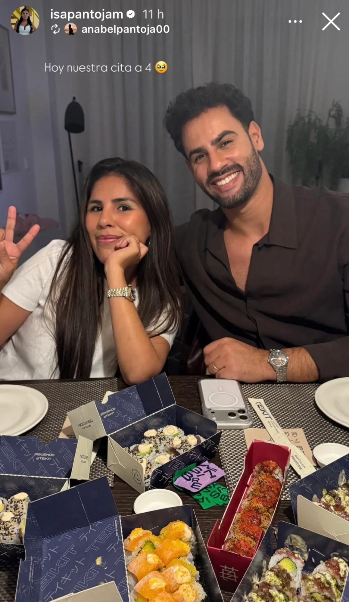 Isa Pantoja y Asraf Beno con Anabel Pantoja y David Rodríguez. Redes sociales.