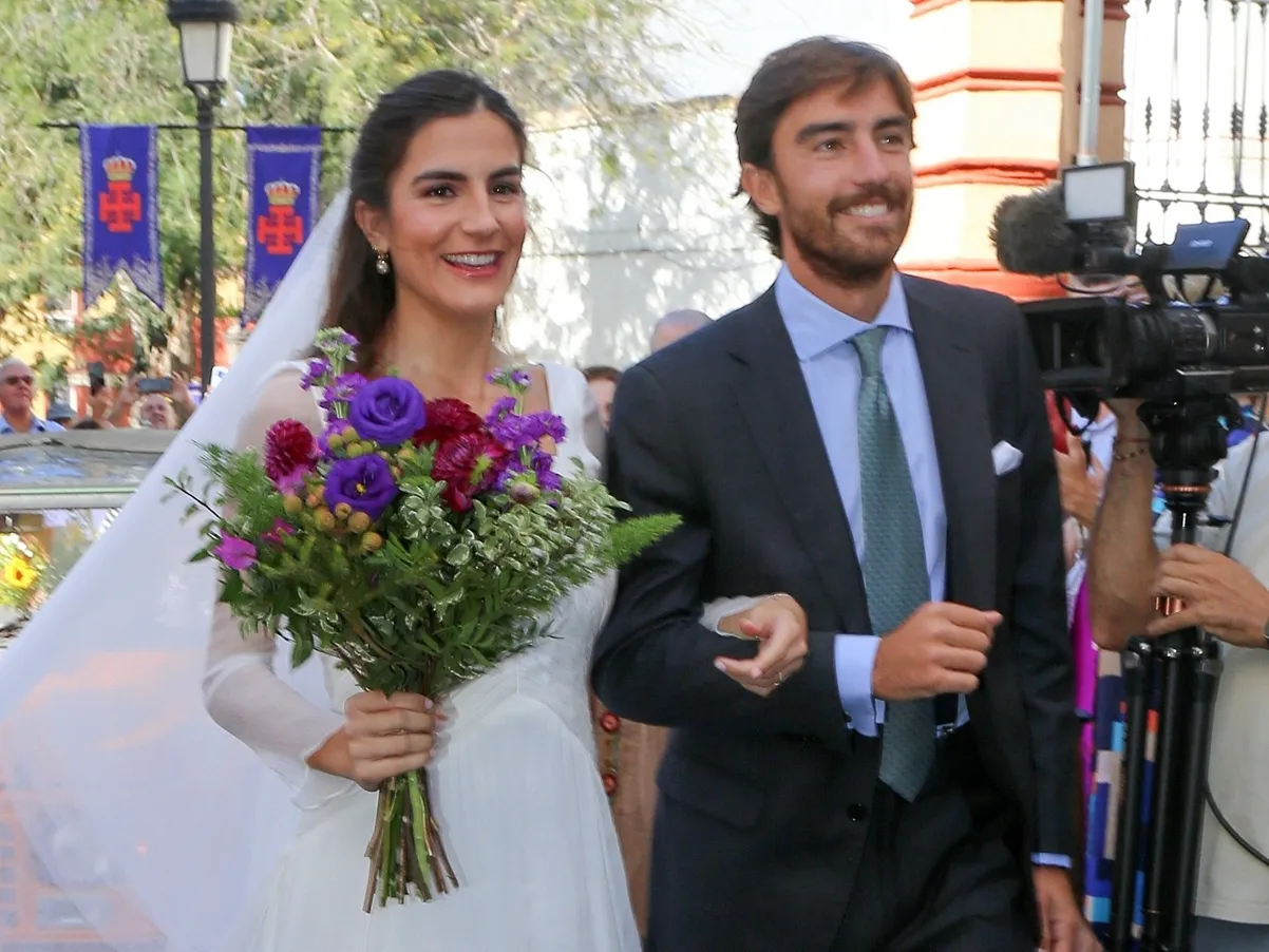 Blanca Llandres llegando a la Basílica Menor de Nuestra Señora de la Caridad