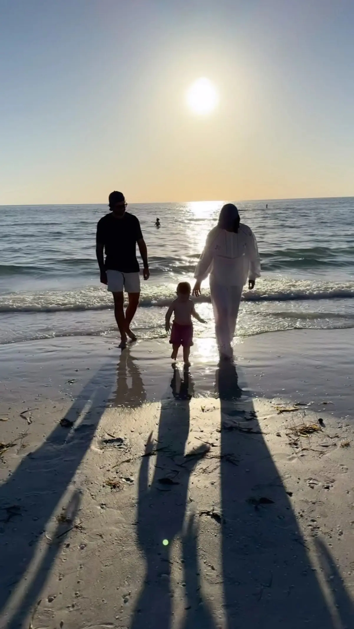 ISABELLE JUNOT y familia_IG