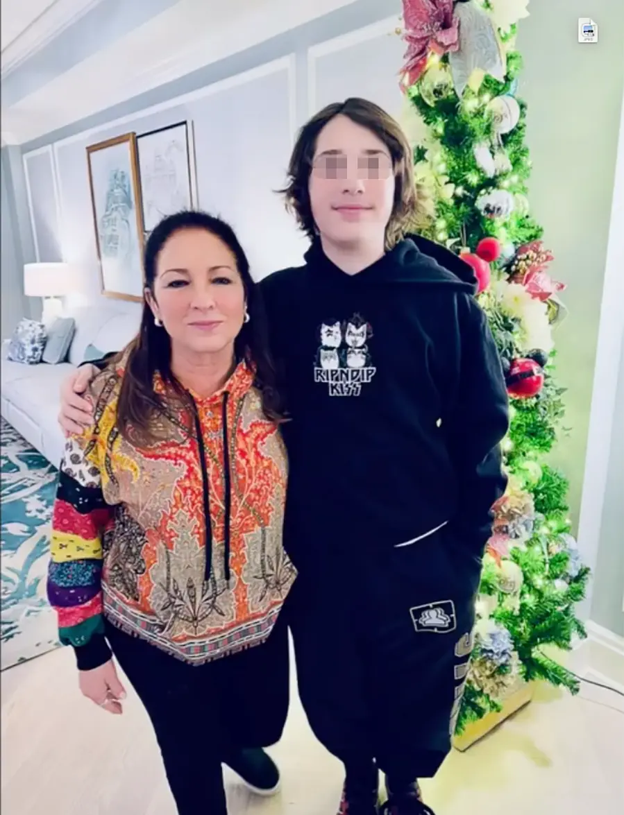 Gloria Estefan con su nieto Sasha.