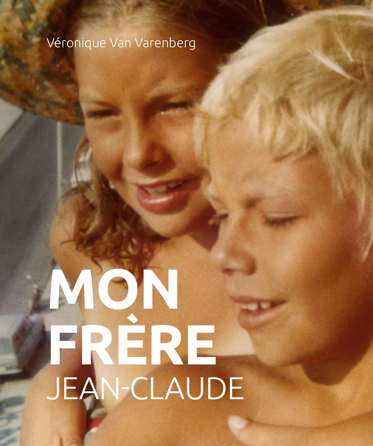 Jean Claude Van Damme portada de la biografía que escribió su hermana