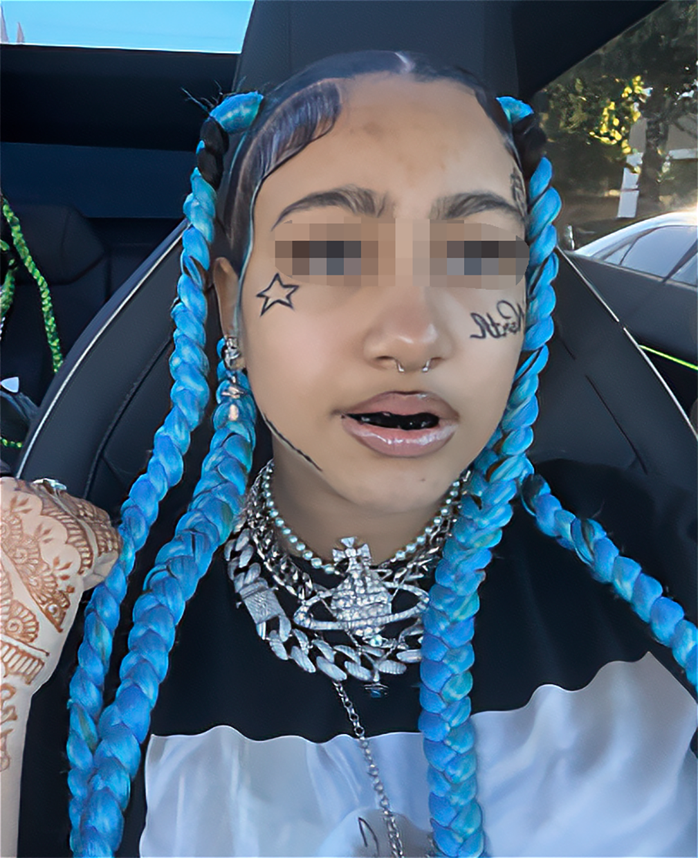 North West, la hija de 12 años de Kim Kardashian: tatuajes y piercings en la cara y los dientes negros