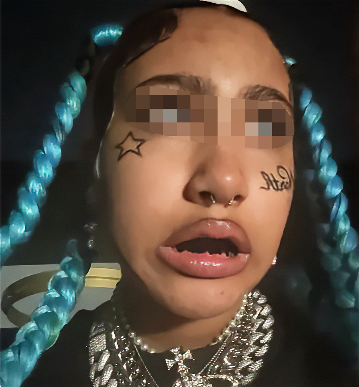 North West, la hija de 12 años de Kim Kardashian: tatuajes y piercings en la cara y los dientes negros