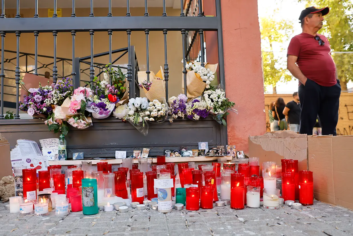 Velas para homenajear a Sandra Peña