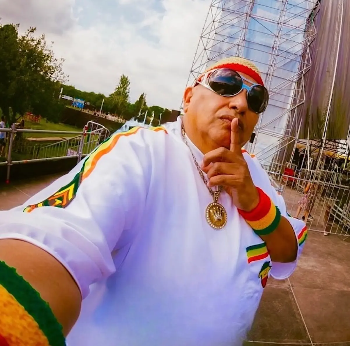 King Africa revista Pronto