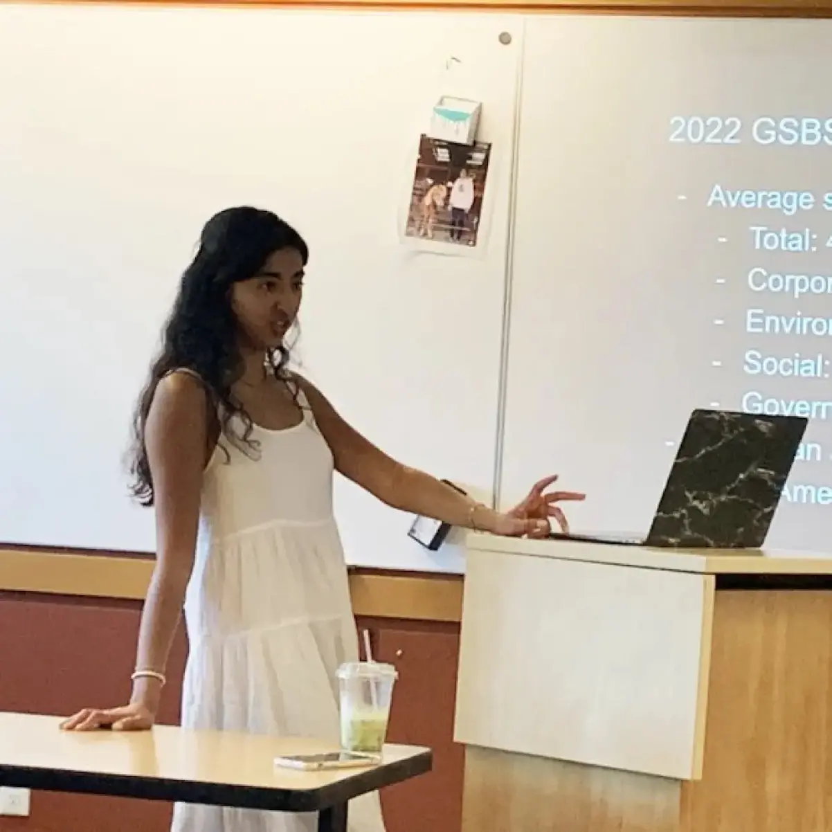 Sophia Kant, estudiando.