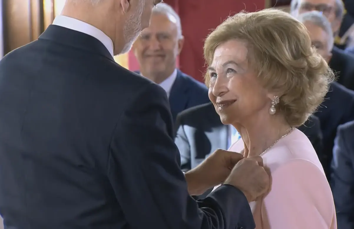 Doña Sofía ha recibido el Toisón de Oro de manos del Rey Felipe VI