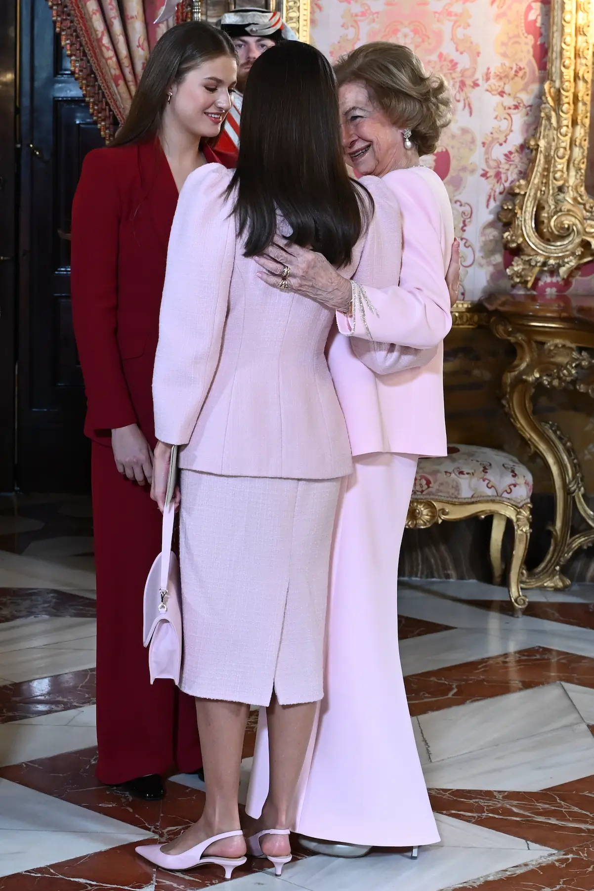 Expertos en Casa Real aseguran que Reina y su suegra no se llevarían tan bien como parece.