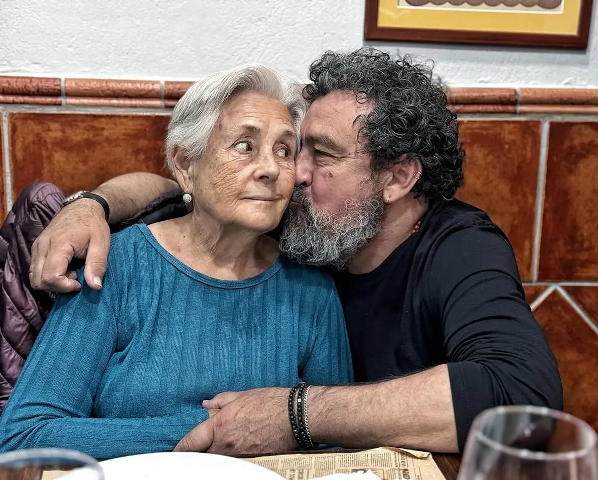 Paco Tous con su madre.