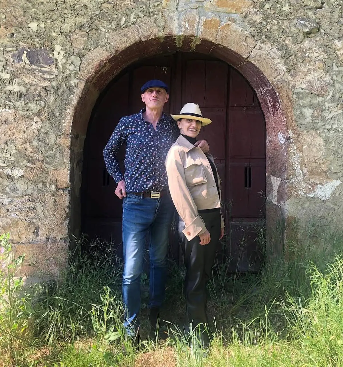 Luz Casal con el líder de Ilegales.