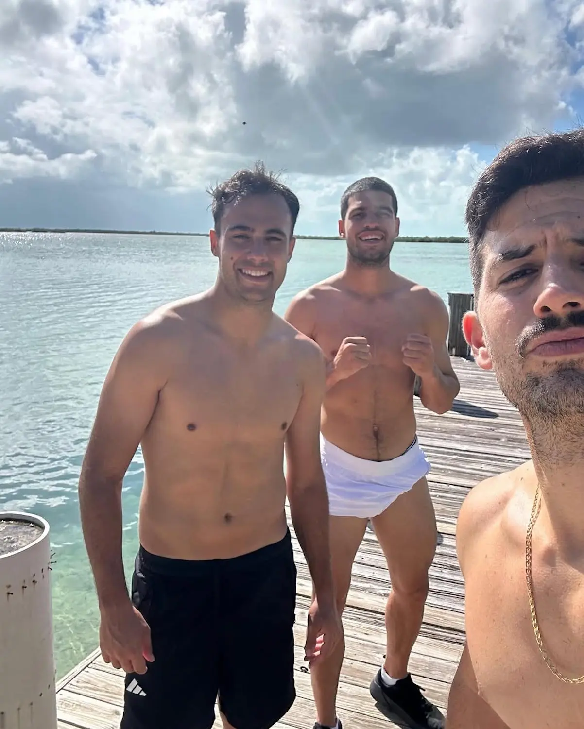 Carlos Alcaraz vacaciones amigos