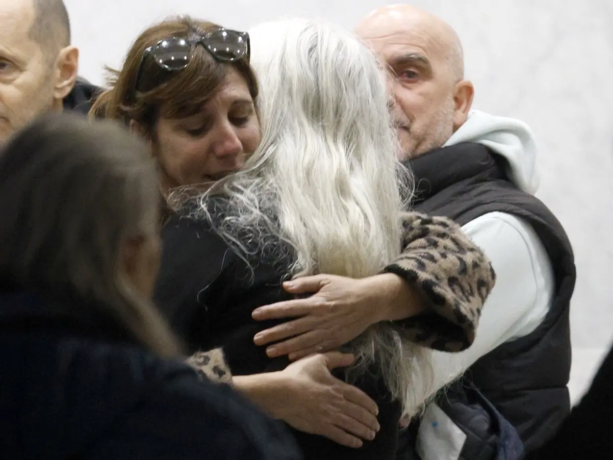 Malena Alterio sale este domingo del crematorio tras la incineración de su padre, Héctor Alterio