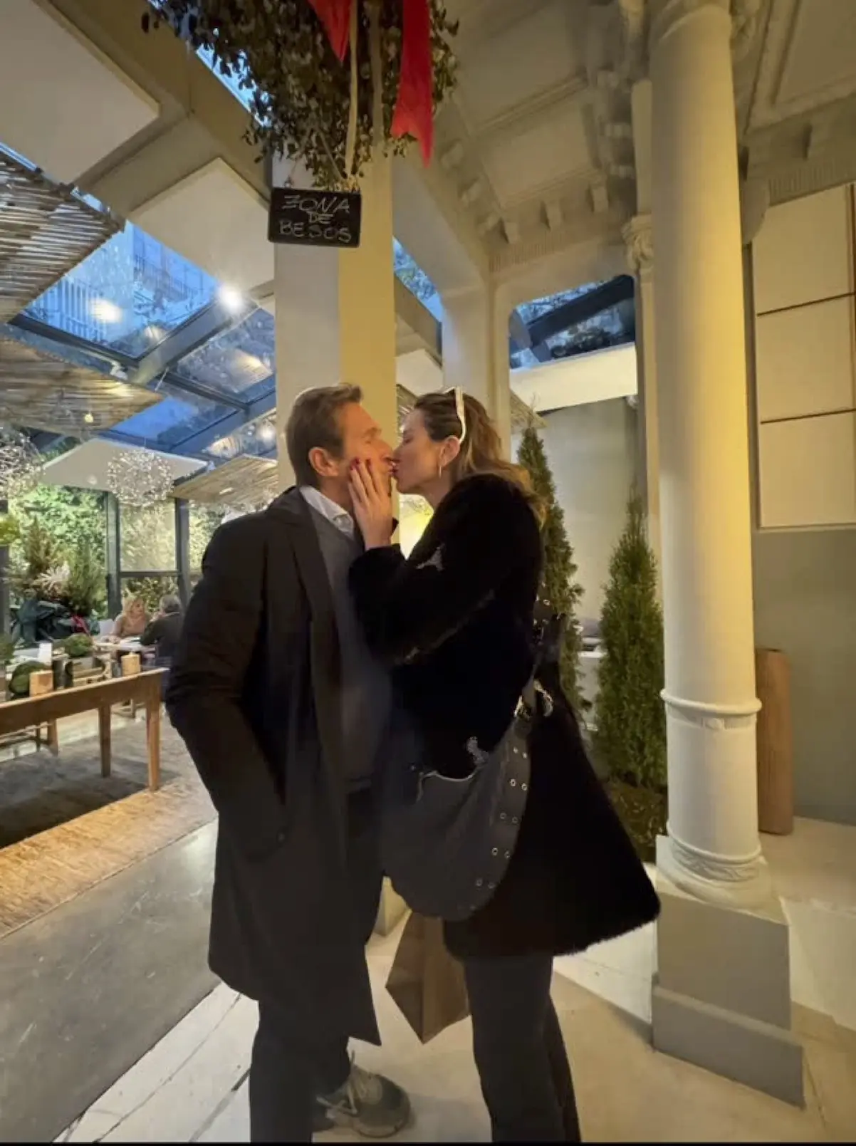 Alejandra con su marido.