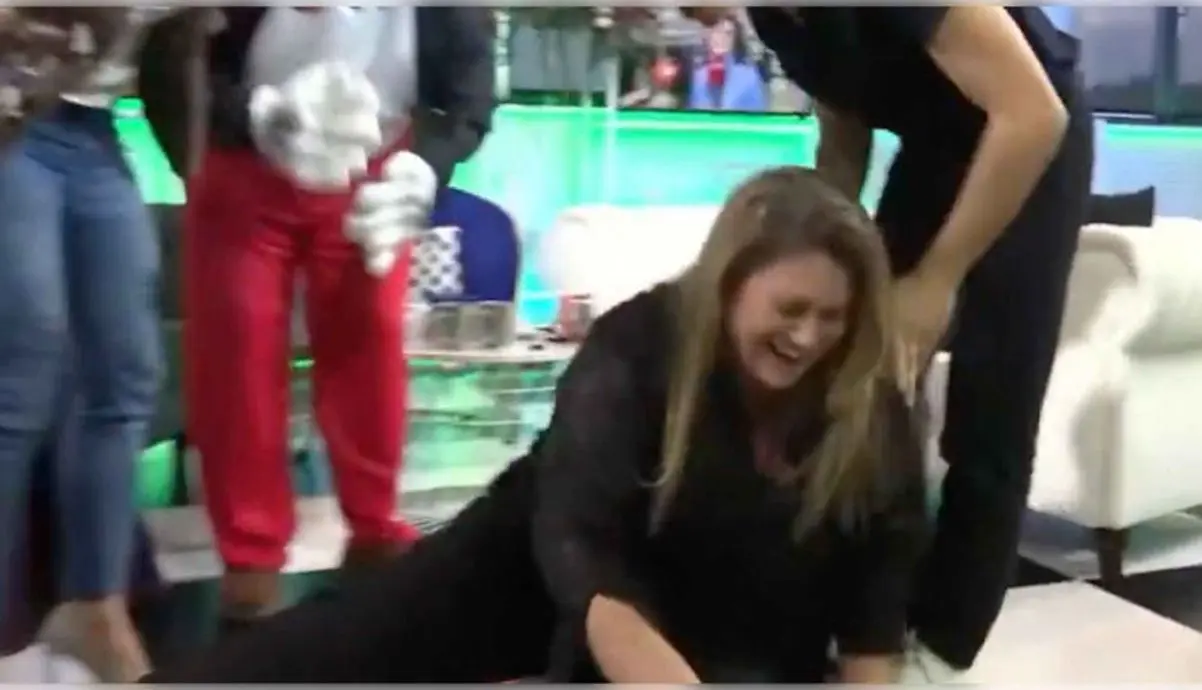 Carlota Corredera caída