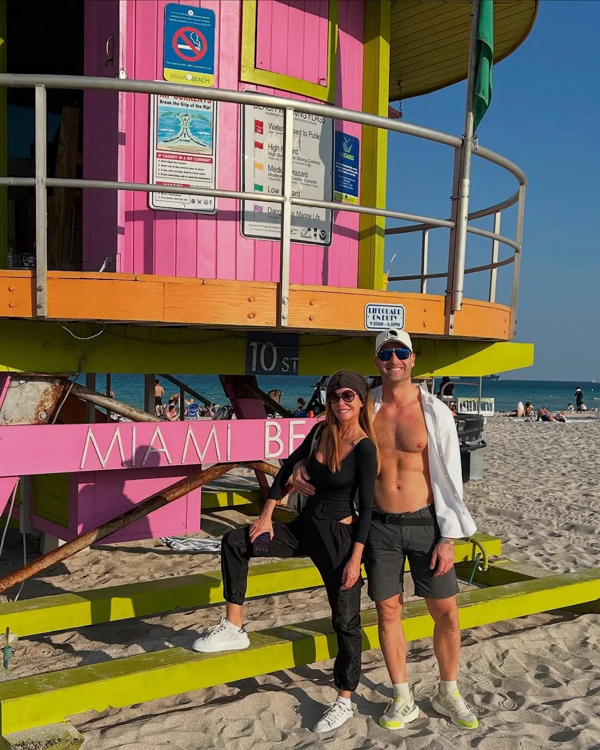 Lara Dibildos con su novio