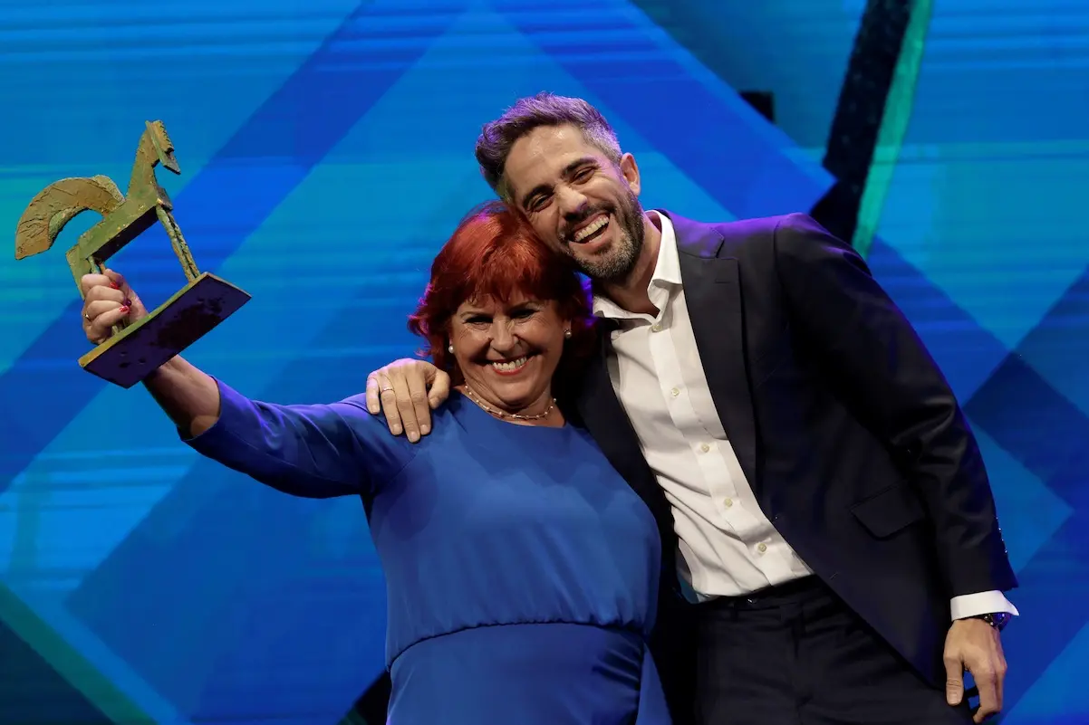 Roberto Leal y su madre