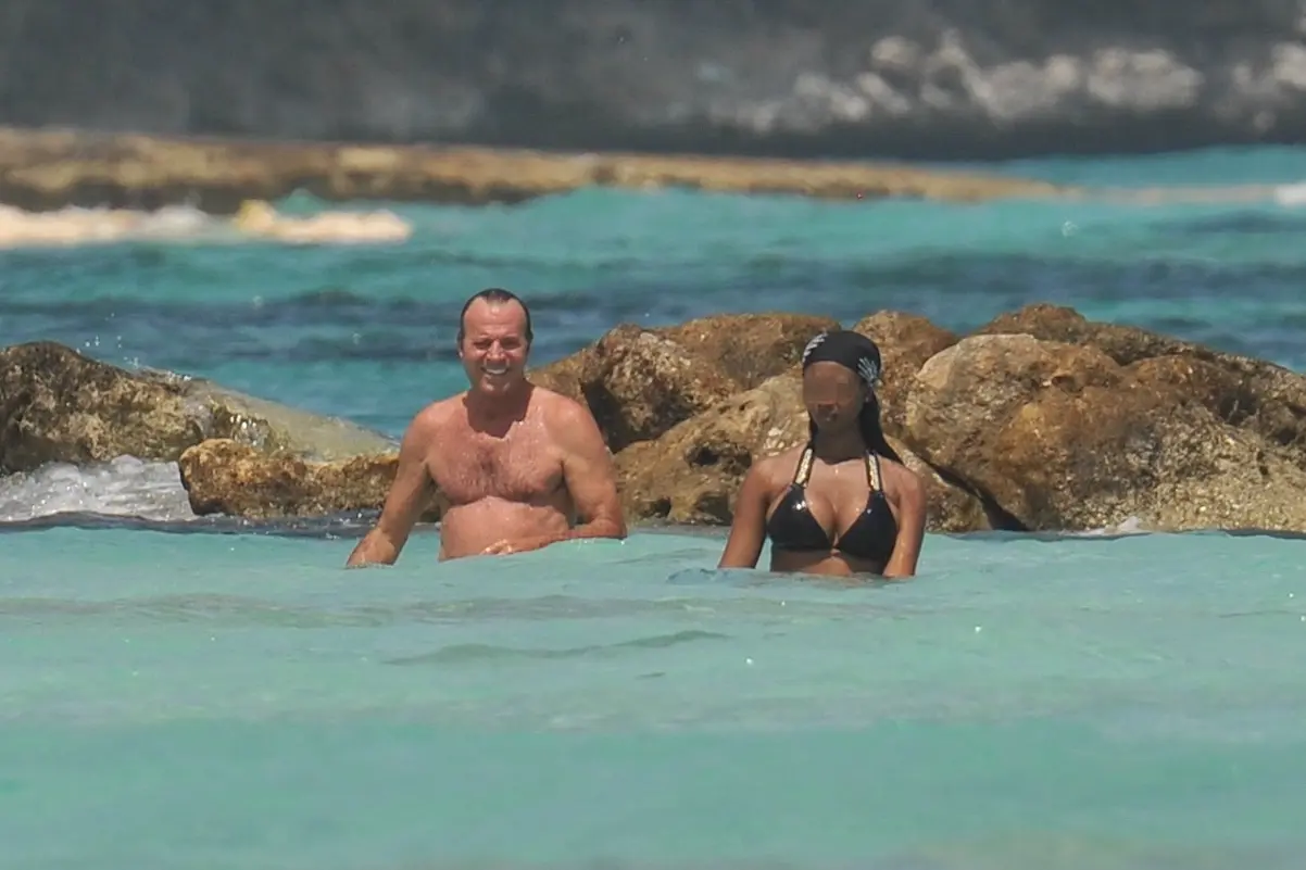 JULIO IGLESIAS Y ACOMPANANTE copia