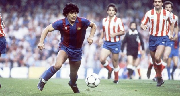 Maradona Barça jugando futbol