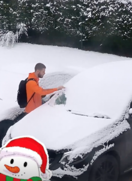 David de Gea con su coche cubierto de nieve